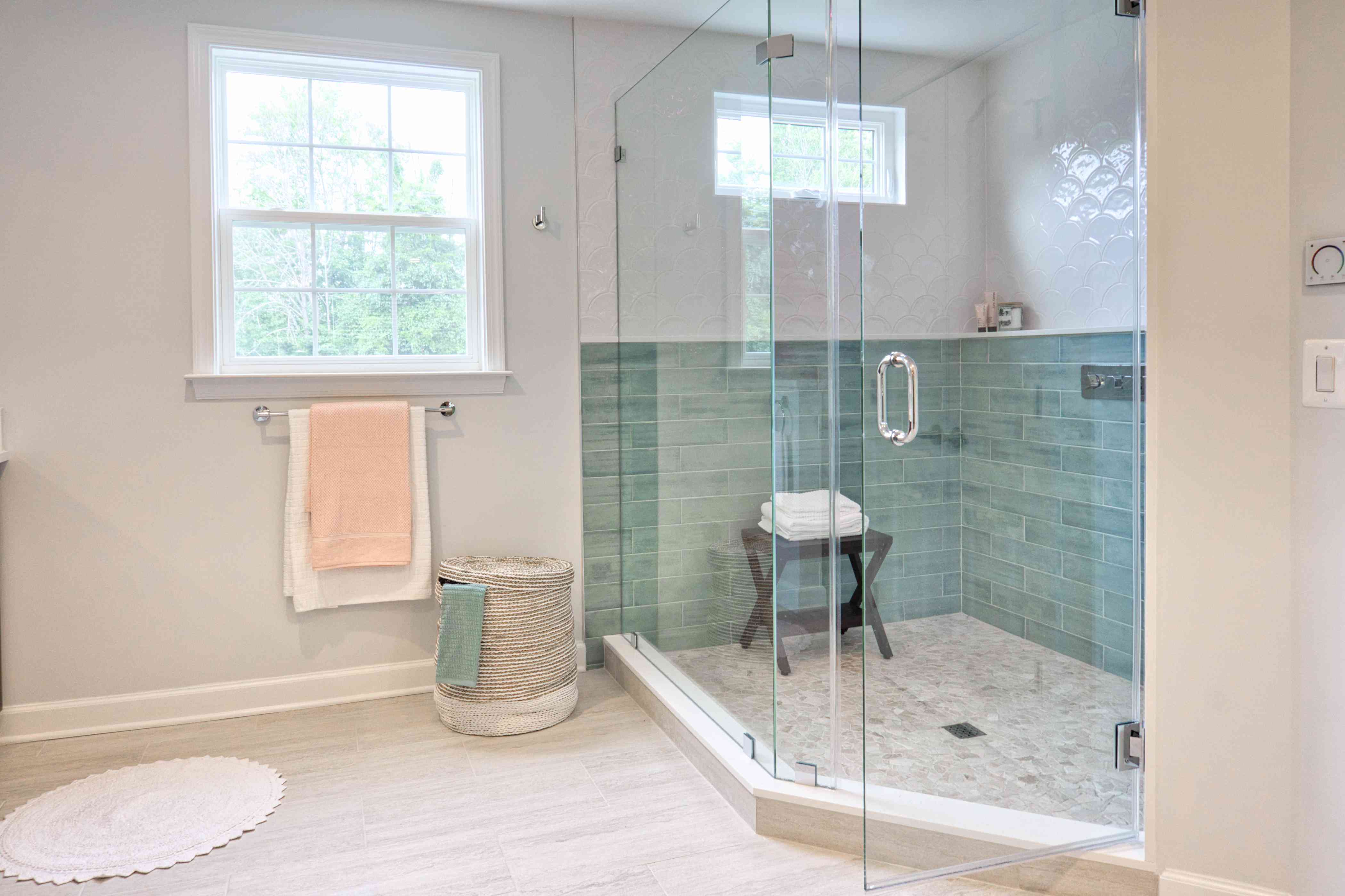 Sliding vs Hinged Shower Doors