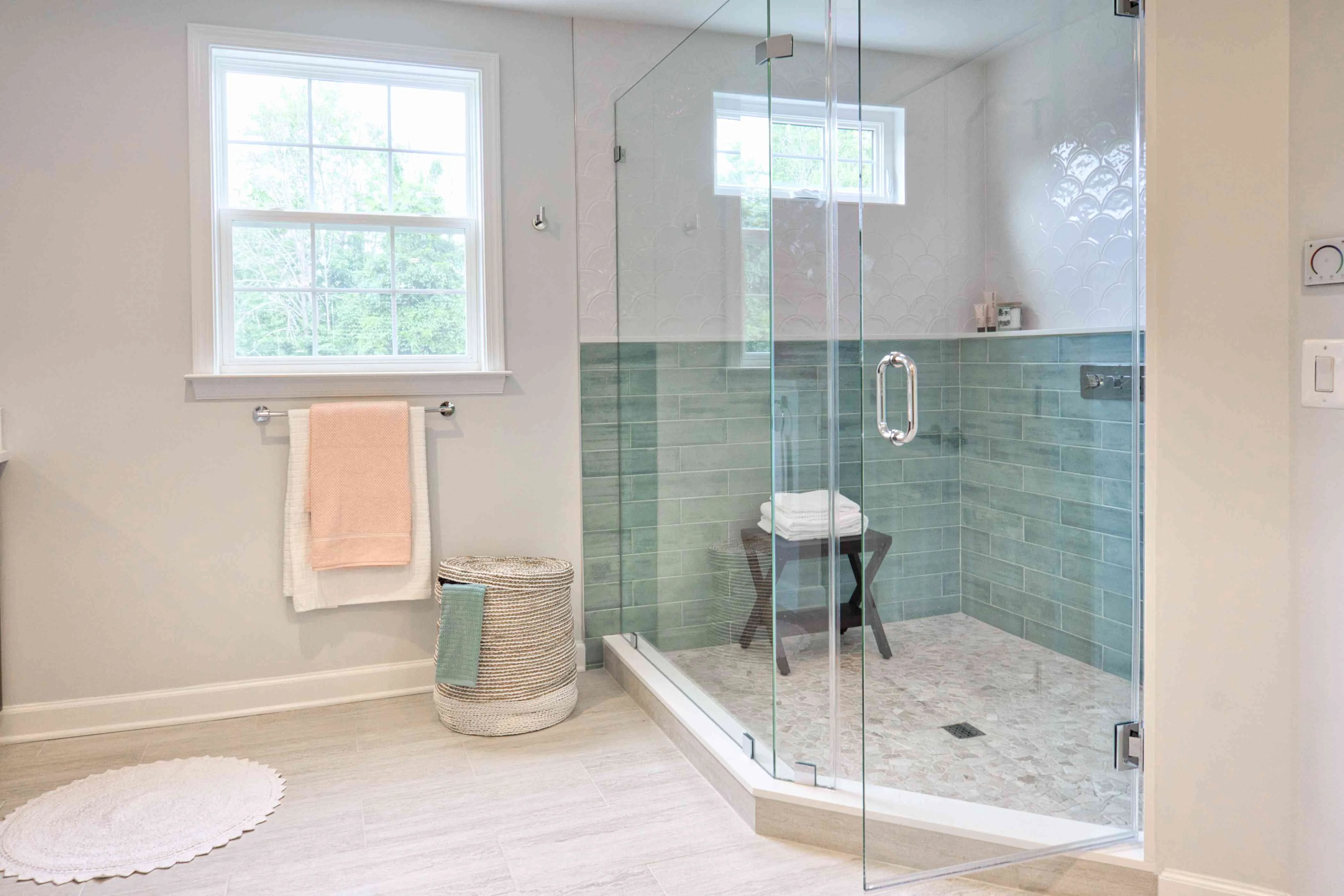 Sliding vs Hinged Shower Doors