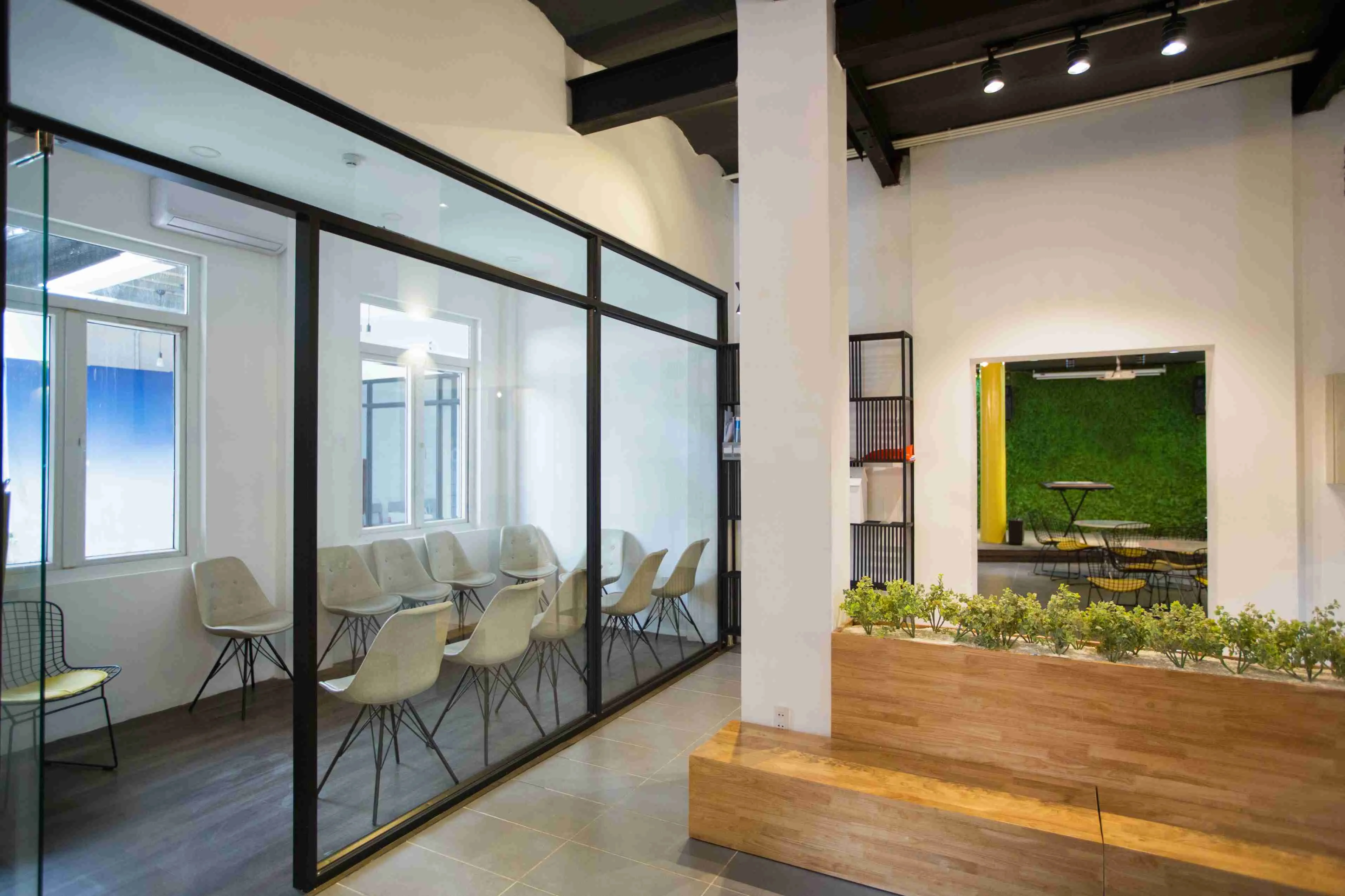 Frameless Glass Partitions